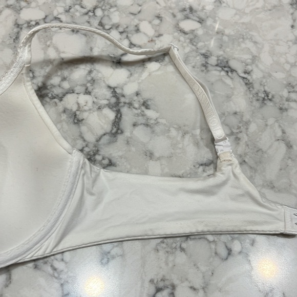Victoria’s Secret Bra - Picture 7 of 8
